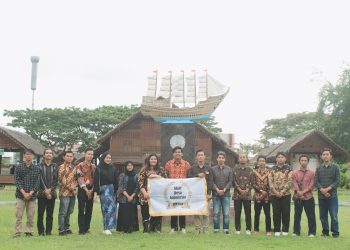 Elemen pemuda dan mahasiswa melakukan deklarasi Akar Desa Indonesia DPD Aceh