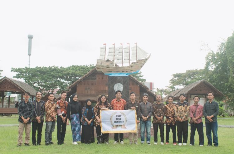 Elemen pemuda dan mahasiswa melakukan deklarasi Akar Desa Indonesia DPD Aceh