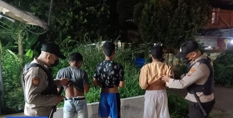 Personel Polresta Manado dan jajaran polsek terus memberikan imbauan dan pesan kamtibmas secara langsung melalui patroli sikat pemabuk jalanan (sibulan)