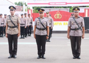 Kapolres Lhokseumawe AKBP Henki Ismanto, S.I.K memimpin upacara sertijab dan pengambilan sumpah jabatan Kapolsek Blang Mangat dan Kapolsek Samudera