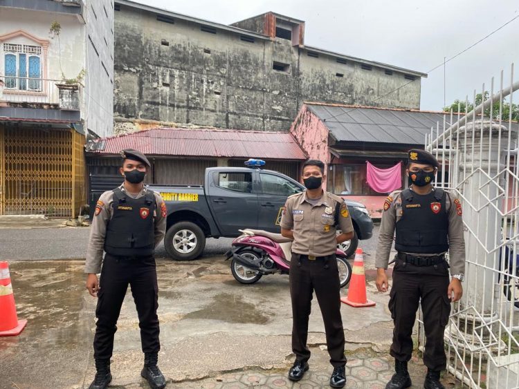 Personel Sat Samapta Polres Bangka Barat terus melaksanakan kegiatan Patroli dialogis
