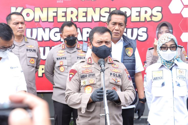 Kapolda Jateng Irjen Pol Ahmad Luthfi saat pimpin konferensi pers di Mapolres Sukoharjo