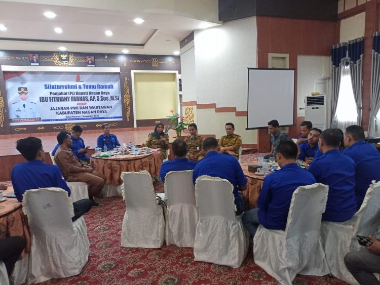 Pj Bupati Nagan Raya Fitriany Farhas Selasa (01/11) silaturrahmi dengan insan pers yang bertugas diwilayah Nagan Raya