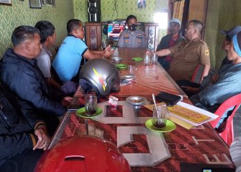 Kapolsek Sidikalang Kota AKP Sukanto Berutu dan Personil Bhabinkamtibmas Bripka Erwin Panjaitan melakukan kegiatan Rutin dengan cara humanis