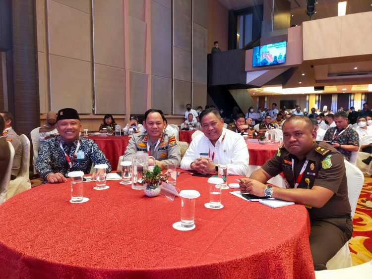 Kapolres Dairi AKBP Wahyudi Rahman, SH, SIK, MM bersama Bupati Dairi DR Eddy Keleng Ate Berutu, Dandim 0206/Dairi Letkol Arh Ridwan Sulistyawan, SIP, ketua DPRD Dairi Sabam Sibarani, S.Sos serta yang mewakili Kajari Dairi