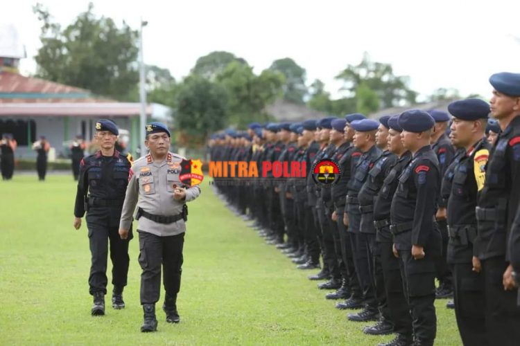 Kapolda Sumut Irjen Pol Drs. R. Z. Panca Putra S., M.Si memimpin upacara pemberangkatan personel Sat Brimob Polda Sumut dalam rangka pengamanan Operasi Puri Agung 2022 – Konferensi Tingkat Tinggi G20 BKO Polda Bali