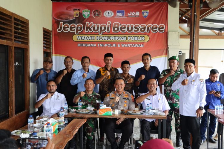 Kapolres Aceh Barat AKBP Pandji Santoso, S.I.K., M.Si., menggelar ngopi bersama TNI-Polri, awak media dan tokoh masyarakat yang ada di Aceh Barat