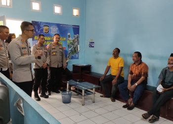 Kapolres Nagan Raya AKBP Setiyawan Eko Prasetiya, S.H.,S.I.K. melakukan sidak di satuan penyelenggara administrasi (Satpas) SIM