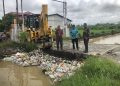 PJ Bupati Nagan Raya Fitriany Farhas yang langsung memerintahkan Kepala Dinas Lingkungan Hidup dan kebersihan (DLHK) untuk segera turun kelokasi guna mengangkat sampah