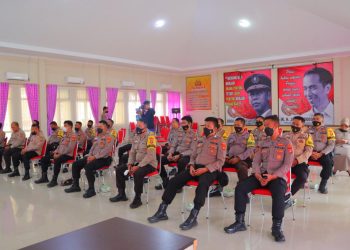 Polres Tanggamus menggelar pelatihan keterampilan dan etika pelayanan publik di Aula Paramasatwika