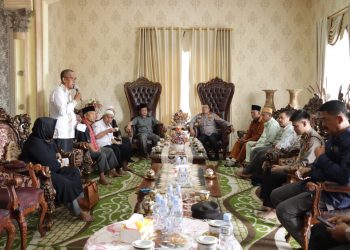Kapolres Dumai AKBP Nurhadi Ismanto, S.H, S.IK bertemu dengan sejumlah tokoh masyarakat dari Forum Pembauran Kebangsaan Lembaga Kerukunan Keluarga Masyarakat Dumai (FPK–LKKMD)