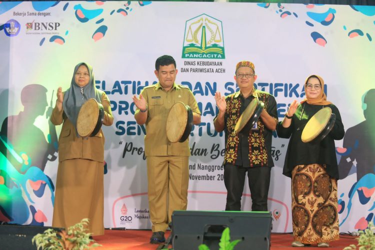 Dinas Kebudayaan dan Pariwisata (Disbudpar) menggelar kegiatan Pelatihan dan Sertifikasi Profesi Manajemen untuk pekerja kreatif dan Seni Pertunjukan