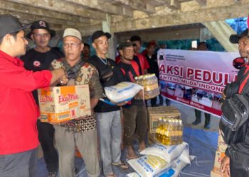 Pengurus Dewan perwakilan daerah Banteng Muda Indonesi (DPD-BMI) Provinsi Aceh susur pendalaman Aceh Timur antarkan bantuan untuk korban banjir yang terisolir dipedalaman