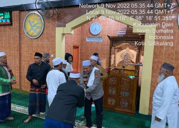 Kapolres Dairi AKBP Wahyudi Rahman, SH, SIK, MM pada rabu subuh melaksanakan kegiatan sholat subuh keliling bertempat di mesjid agung sidikalang