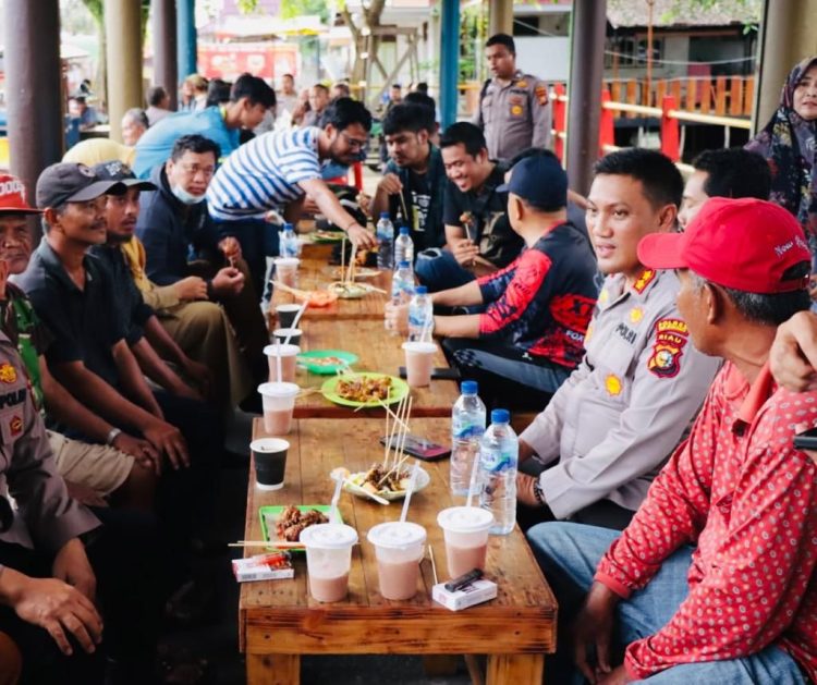 Kapolres Kepulauan Meranti AKBP Andi Yul Lapawesean Tendri Guling didampingi Wakapolres Kompol Robet Arizal bersama jajaran, mendatangi kawasan Tubir Telaga Bening