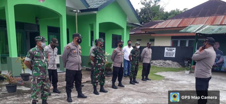 Kapolsek Parongil AKP HP. Purba memimpin apel pagi bersama Pers Polsek Parongil dan Pers Koramil 003