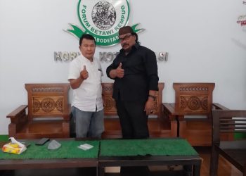 Jurnalis Mitrapolri.com Robert Hutagalung besama Novel Said Korwil FBR Bekasi Kota