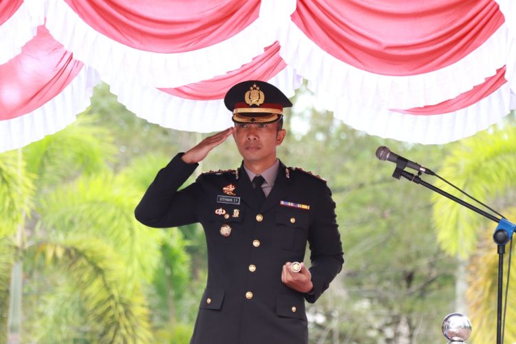 Pemerintah Kabupaten Nagan Raya melaksanakan upacara pengibaran bendera merah putih yang berlangsung di halaman kantor bupati
