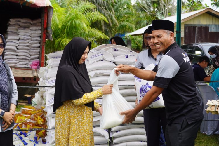 Pemkab Aceh Barat menggelar Pasar Murah untuk menekan Laju Inflasi dan dampak dari covid 19