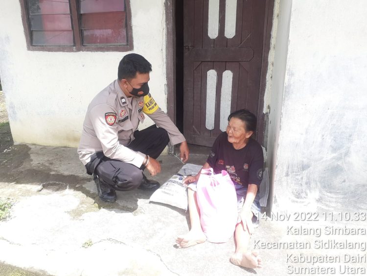 Kapolsek Sidikalang AKP Sukanto Berutu Melakukan program Polri Peduli