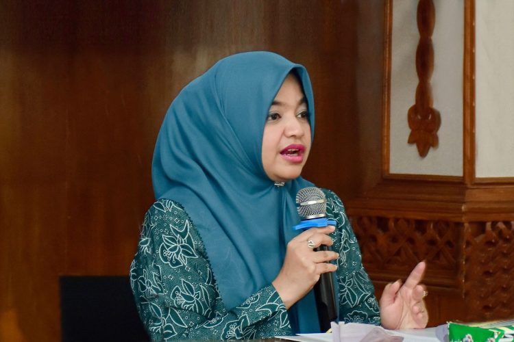 Ketua TP PKK Kota Sabang Kamelia Nasri ketika membuka kegiatan Pelatihan Peningkatan Kapasitas Kader Posyandu yang merupakan salah satu kegiatan dari program GeuBAI