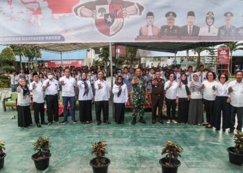 Wali Kota Pematang Siantar dr Susanti Dewayani SpA memberikan bekal penguatan ideologi Pancasila kepada siswa-siswi SMA Negeri 2 Pematang Siantar