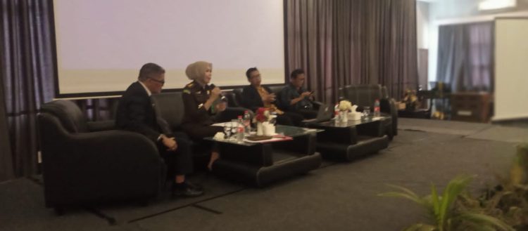 Giat acara Lembaga Swadaya Masyarakat di wilayah Sumatera selatan gelar acara rembuk bersama dalam rangka membahas peran serta masyarakat dalam pengawasan anggaran belanja baik dari APBN maupun APBD