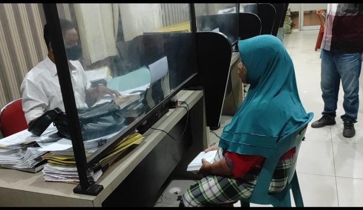 Polisi akhirnya menetapkan DH (48) sebagai tersangka dalam kasus pembakaran terhadap Nurhayani Dalimunthe (53) di Sei Kanan, Labuhanbatu Selatan