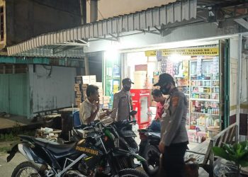 Personel Polsek Sawang melaksanakan patroli rutin di seputaran Kecamatan Sawang, Aceh Utara, wilayah hukum Polres Lhokseumawe