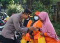 Polres Nagan Raya menyalurkan bantuan sosial kepada masyarakat yang membutuhkan