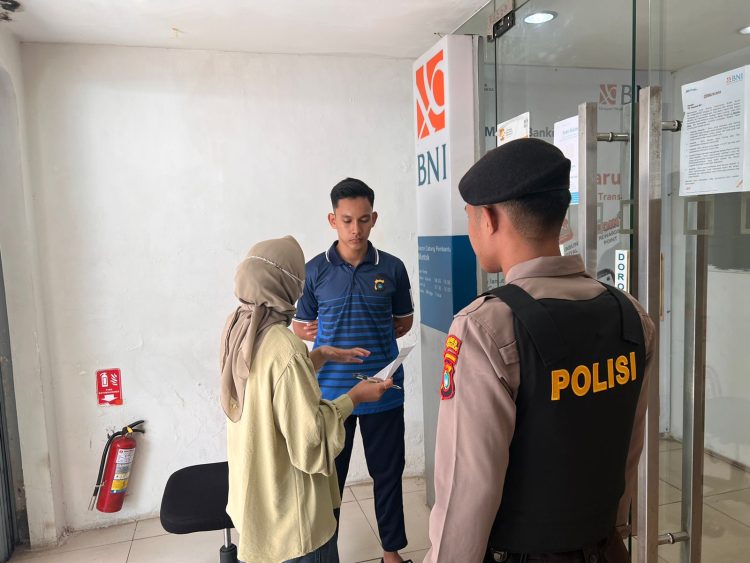 Personil Sat Samapta Polres Bangka Barat melaksanakan giat patroli rutin guna pemeliharaan Keamanan Dan Ketertiban Masyarakat