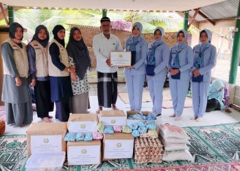 Blood for life foundation BFLF Lhokseumawe Aceh Utara hari ini mendampingi Ketua Pia Ardhya Garini anak Ranting 001-03-4/D.IV Kipan B 469 Kopasgat Lhokseumawe Aceh Utara Ny. Nadya Agil Gumilar berserta seluruh pengurus Pia Kopasgat pada Kegiatan pemberian Bantuan ke salah satu panti jompo