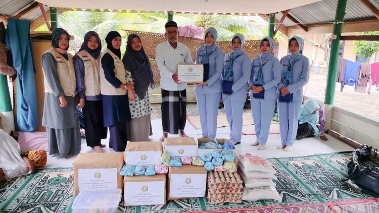 Blood for life foundation BFLF Lhokseumawe Aceh Utara hari ini mendampingi Ketua Pia Ardhya Garini anak Ranting 001-03-4/D.IV Kipan B 469 Kopasgat Lhokseumawe Aceh Utara Ny. Nadya Agil Gumilar berserta seluruh pengurus Pia Kopasgat pada Kegiatan pemberian Bantuan ke salah satu panti jompo