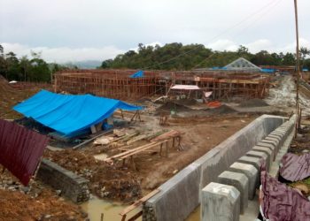 Progres pengerjaan pembangunan Rumah Sakit Pratama di Desa Lologolu Nias Barat