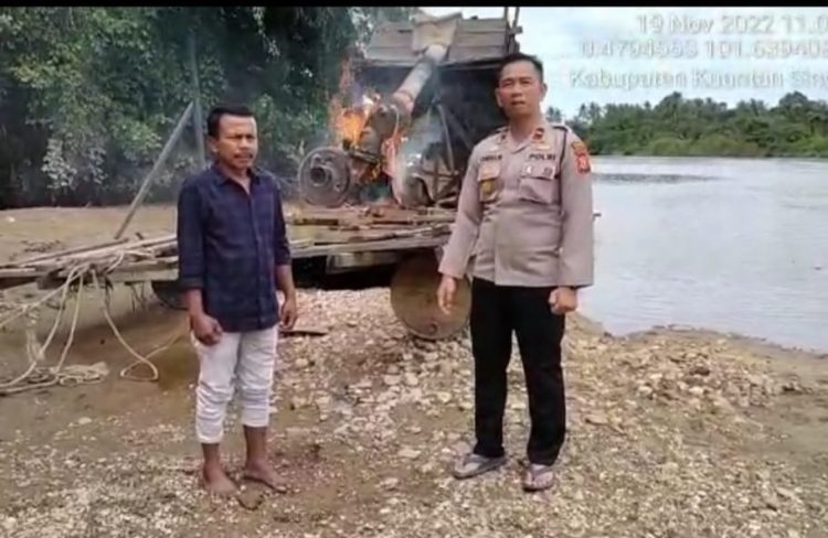 Polsek Benai kembali melakukan penertiban terhadap Aktifitas Penambang Emas Tanpa Izin (PETI) yang sedang beroperasi di Aliran Sungai Batang Kuantan