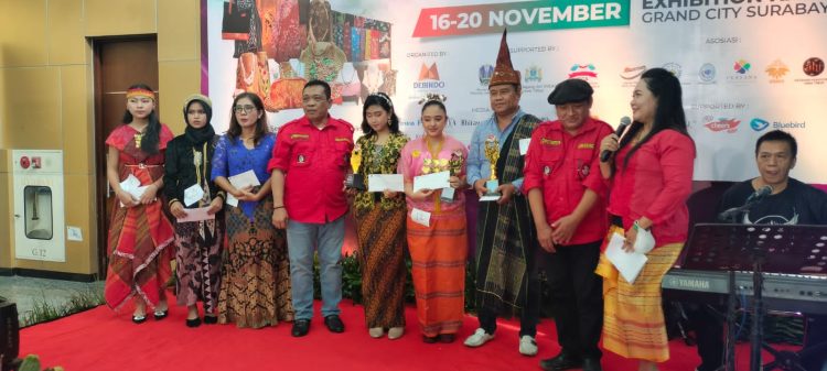 Lomba karaoke khusus lagu daerah, dalam satu rangkaian kegiatan hiburan "Festifal Pameran Batik Fashion Fair"