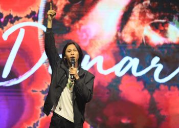Penampilan musisi dan penulis lagu Danar Widianto di Event Journey Coffee Disbudpar Aceh