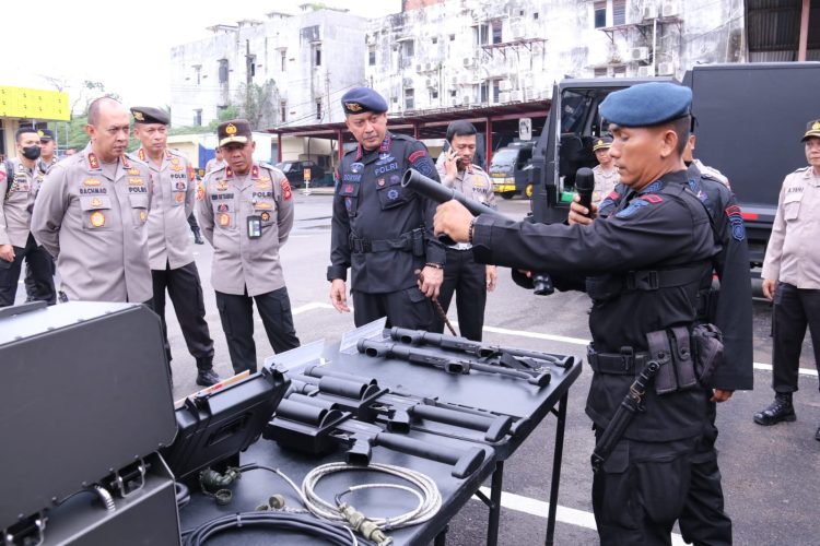Polda Sumsel menggelar pemeriksaan dan pengecekan kendaraan dinas satuan kerja yang mendapat Bantuan dari Mabes Polri