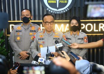 Konferensi Pers Kepala Divisi Humas Polri Irjen Pol Dedi Prasetyo
