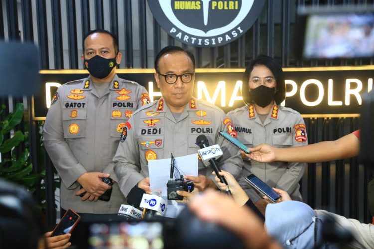 Konferensi Pers Kepala Divisi Humas Polri Irjen Pol Dedi Prasetyo