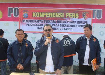 Kasat Reskrim Polres Labuhanbatu, AKP Rusdi Marzuki SIK MH, pimpin Konferensi Pers di Polres Labuhanbatu