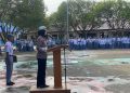 KBO Lantas IPDA Rina,S,Tr.K saat memimpin upacara bendera di SMA 1 Seunagan Nagan Raya