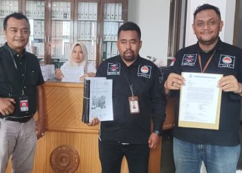 Kepala Perwakilan YARA Lhokseumawe, Ibnu Sina mesomasi Pj Walikota Lhokseumawe terkait dengan oprasiolisasi Instalasi Pengolahan Air Limbah (IPAL) di Waduk Reservoir Pusong Lhokseumawe