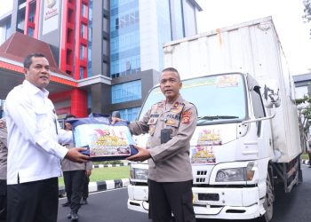 Polda Sumsel menyalurkan bantuan kepada korban gempa bumi di Kabupaten Cianjur, Jawa Barat