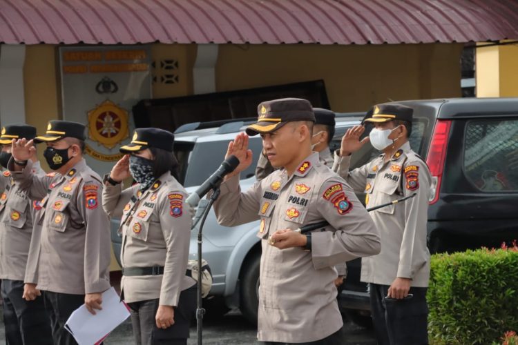 Kapolres Pematang Siantar AKBP Fernando SH S.I.K, pimpin apel kesiapan dan pengamanan tahap ke-II okupasi tanah garapan PTPN III Bangun, bertempat di Afdeling IV PTPN III Kebun Bangun