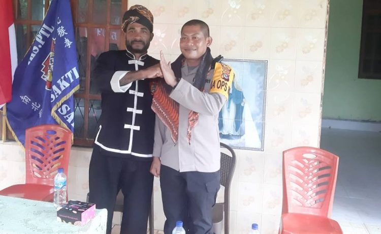 Kapolres Belu, AKBP Yosep Krisbiyanto, S.I.K, melaksanakan silaturahmi ke kediaman Ketua Ikatan Kera Sakti (IKS) cabang Belu di Weaituan