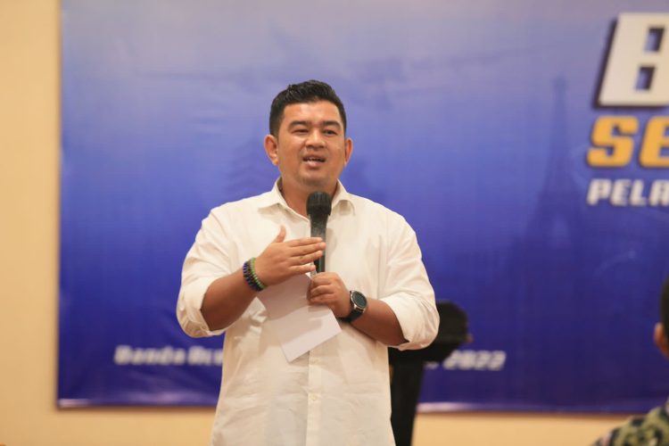 Kadisbudpar Aceh Almuniza Kamal saat memberikan arahan kepada peserta Bimtek pada Jumat, 25 November 2022
