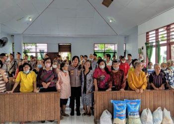 Polsek Mapanget melaksanakan kegiatan Bakti Sosial di Balai Penyatuan Sosial Lanjut Usia Terlantar ” Senja Cerah” di Kelurahan Paniki Link Dua Mapanget
