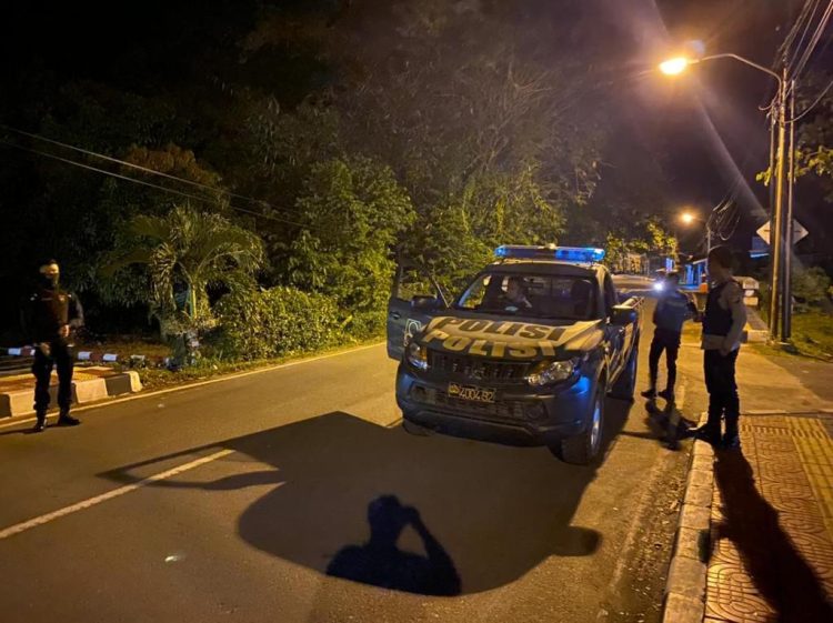 Team patroli presisi samapta Polres OKI melaksanakan kegiatan rutin Kepolisian yang ditingkatkan