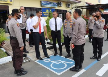 Kapolres Dairi AKBP Wahyudi Rahman SH, SIK, MM senin siang 28/11/2022 melakukan pengecekan ruang tahanan polres Dairi serta ruang pelayanan publik